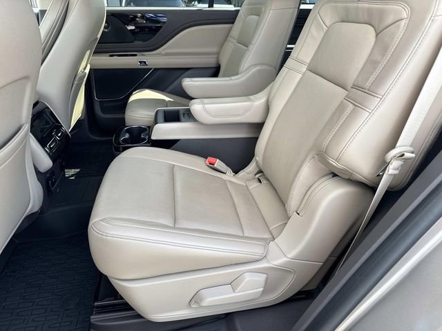 Used 2020 Lincoln Aviator Reserve w/ Equipment Group 201A image 18
