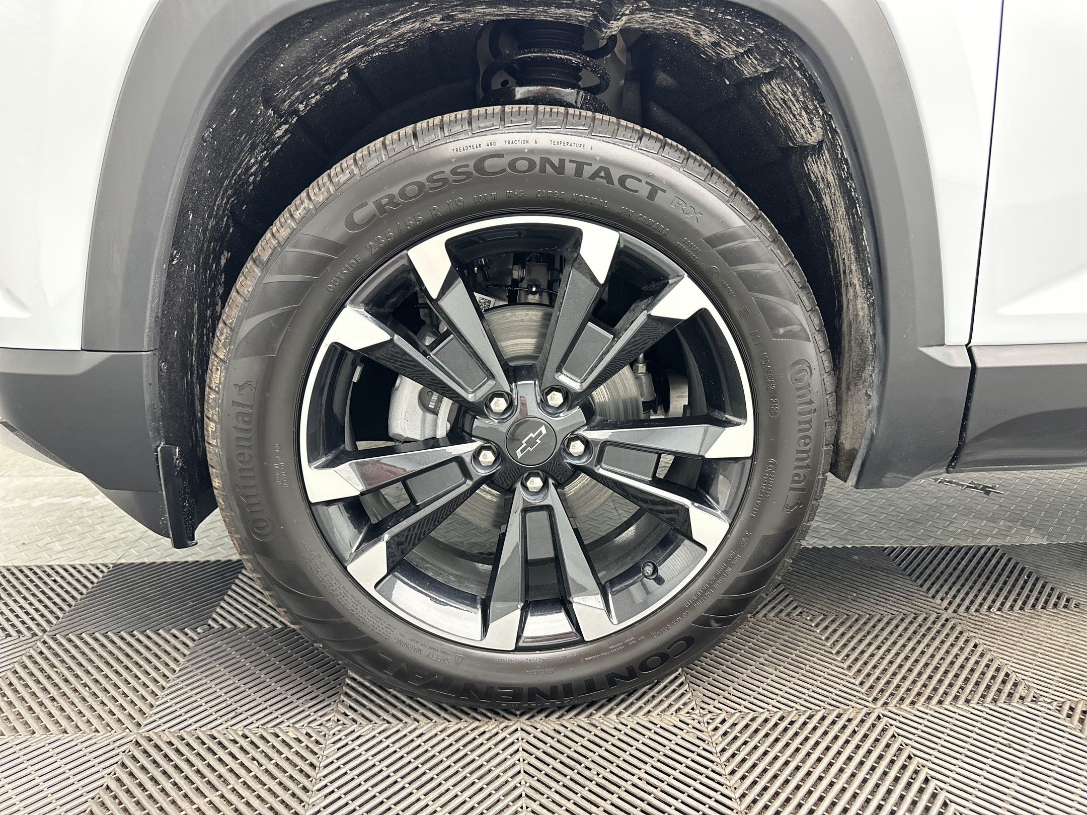 New 2027 Chevrolet Equinox RS w/ LPO, Floor Liner Package AWD/4WD image 12
