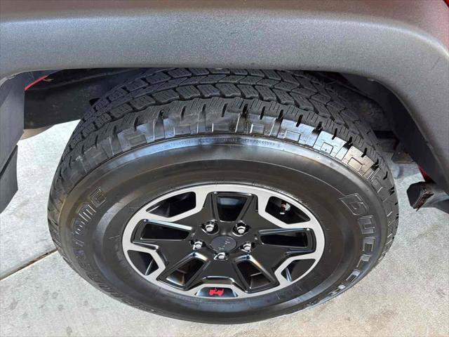 Used 2017 Jeep Wrangler Unlimited Rubicon image 16