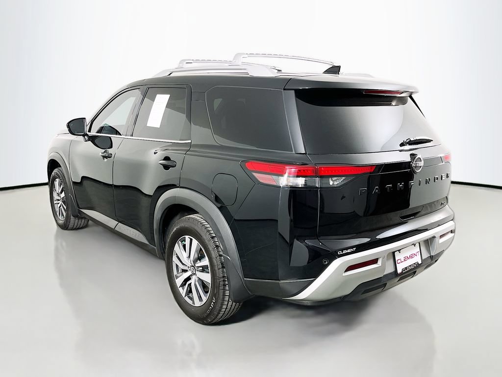 Used 2023 Nissan Pathfinder SL w/ Lighting Package (N92) FWD image 9