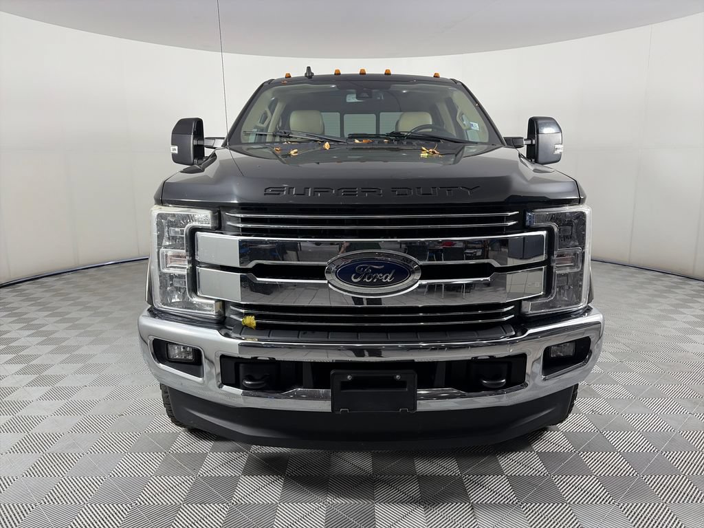 Used 2019 Ford F350 Lariat w/ Lariat Ultimate Package AWD/4WD image 2