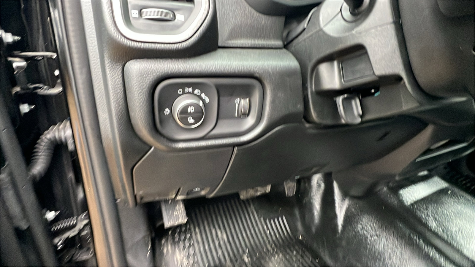 New 2026 RAM 2500 Tradesman w/ Chrome Appearance Group image 21