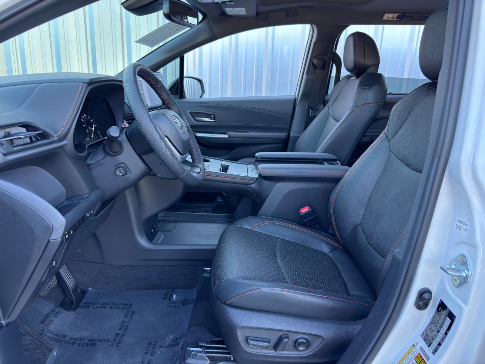 Used 2024 Toyota Sienna XSE w/ XSE Premium Package image 17