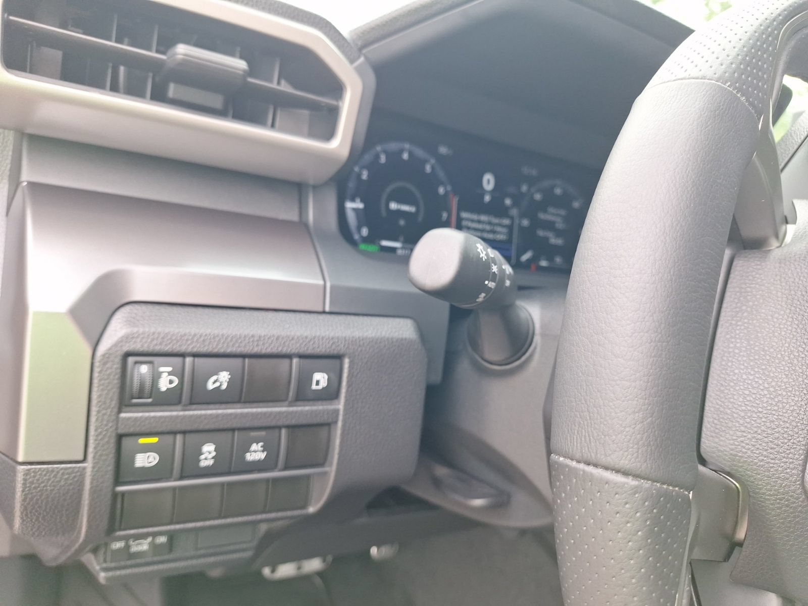 Used 2025 Toyota Tacoma TRD Sport AWD/4WD image 21