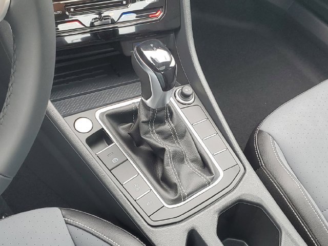New 2026 Volkswagen Jetta SE FWD image 22
