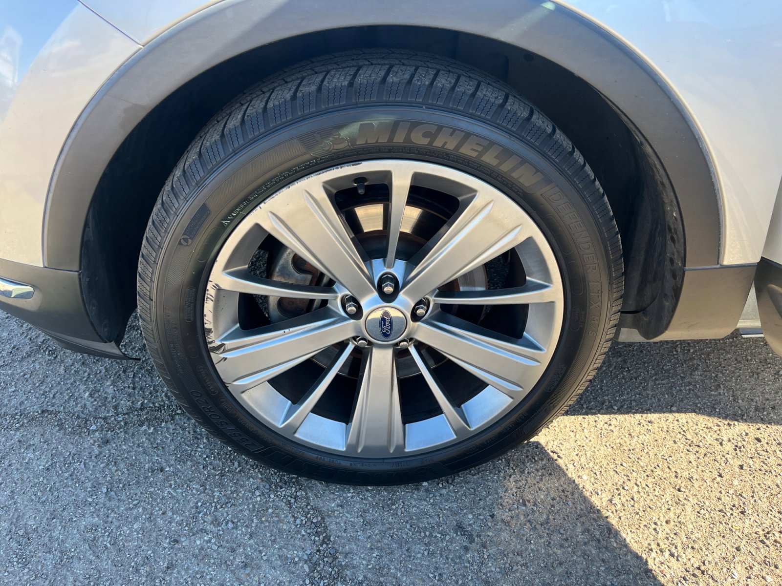 Used 2018 Ford Explorer Limited w/ Ford Safe & Smart Package image 25