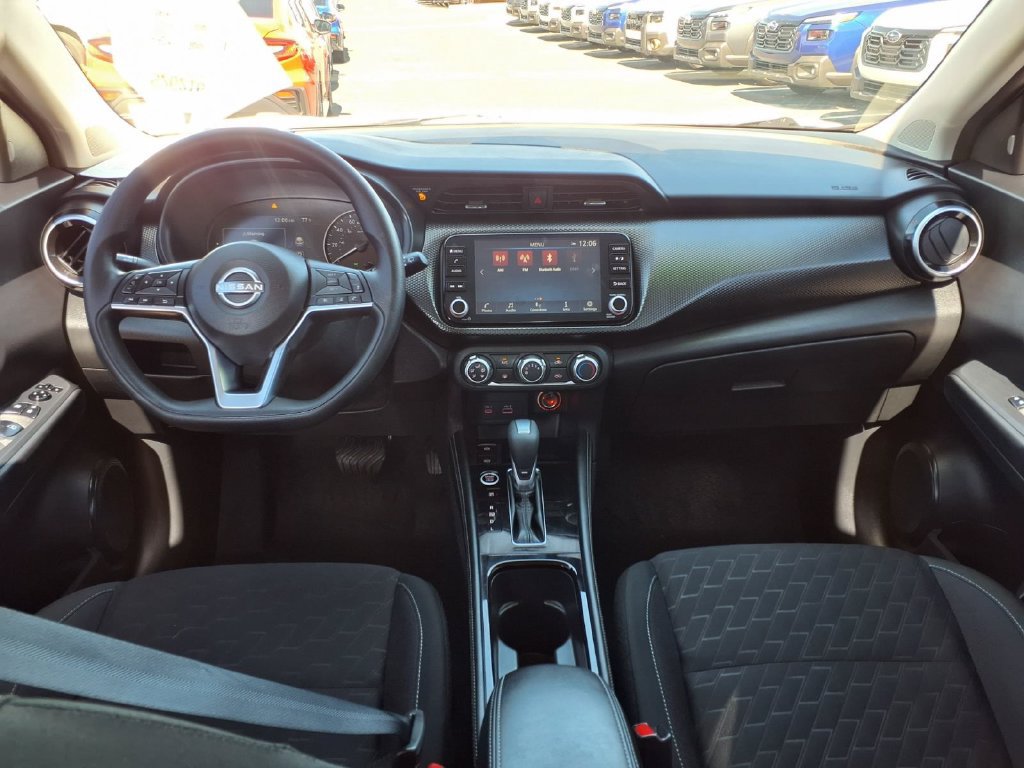 Used 2024 Nissan Kicks SV FWD image 2