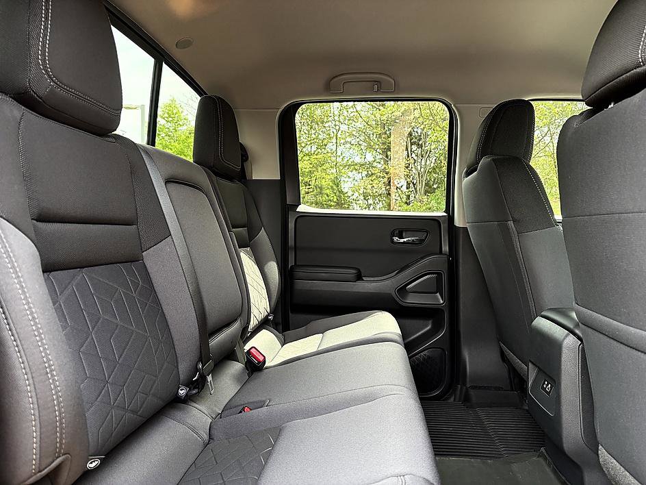 Used 2026 Nissan Frontier SV w/ Tow Package AWD/4WD image 11