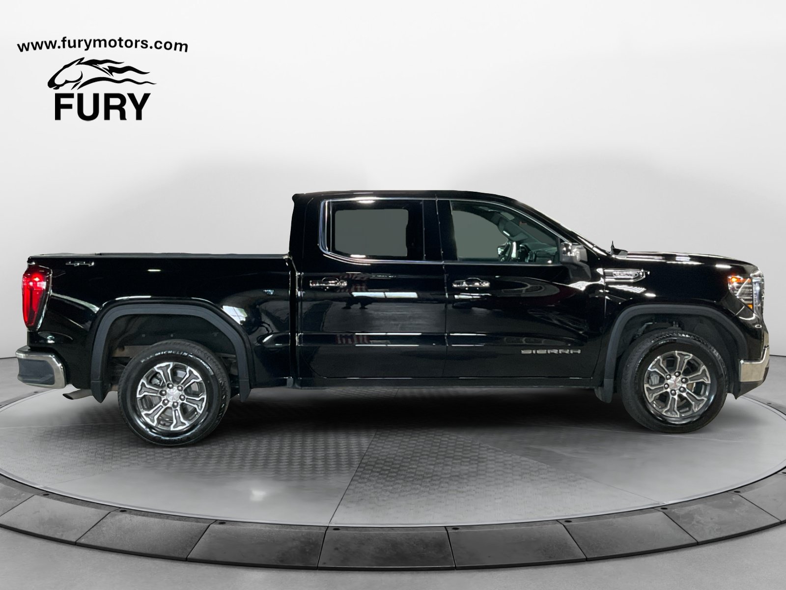 Used 2026 GMC Sierra 1500 SLT AWD/4WD image 3