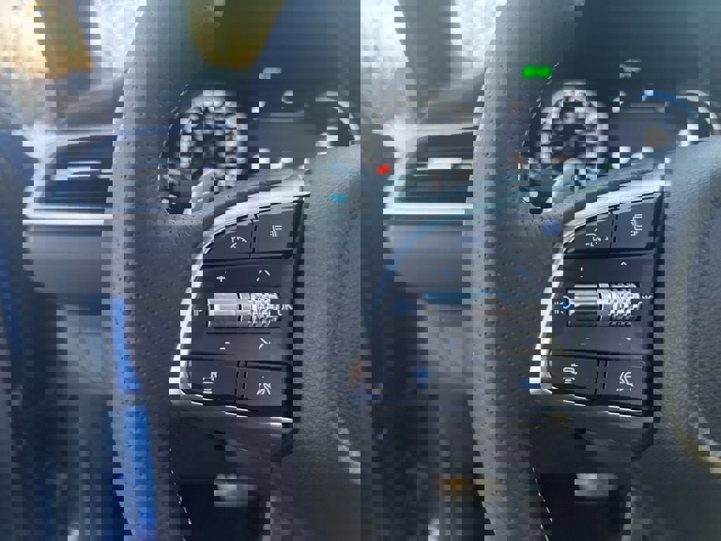 Used 2025 Genesis G70 2.5T w/ Sport Prestige Package image 16