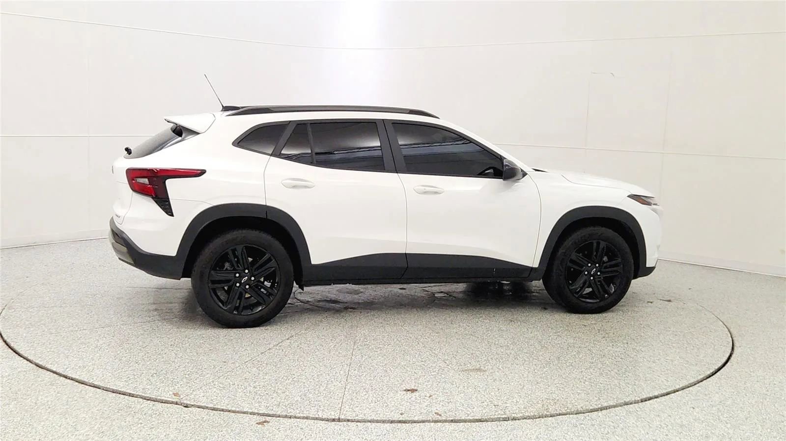 Used 2025 Chevrolet Trax ACTIV w/ Sunroof Package image 8