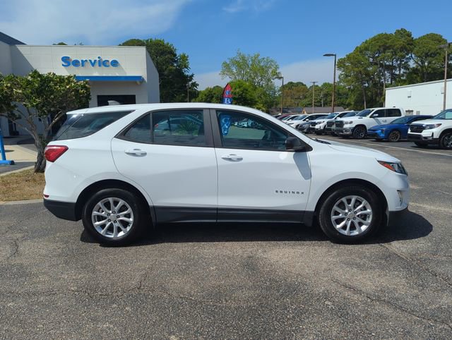 Used 2021 Chevrolet Equinox LS FWD image 3