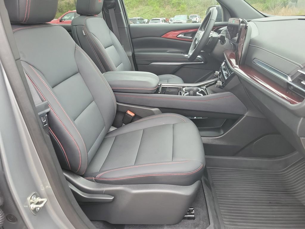 Used 2025 Chevrolet Traverse Z71 w/ LPO, Floor Liner Package image 39