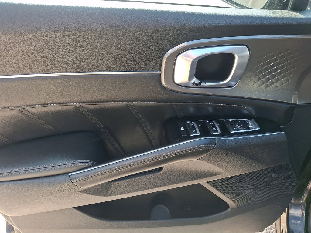 Used 2022 Kia Sorento SX FWD image 24