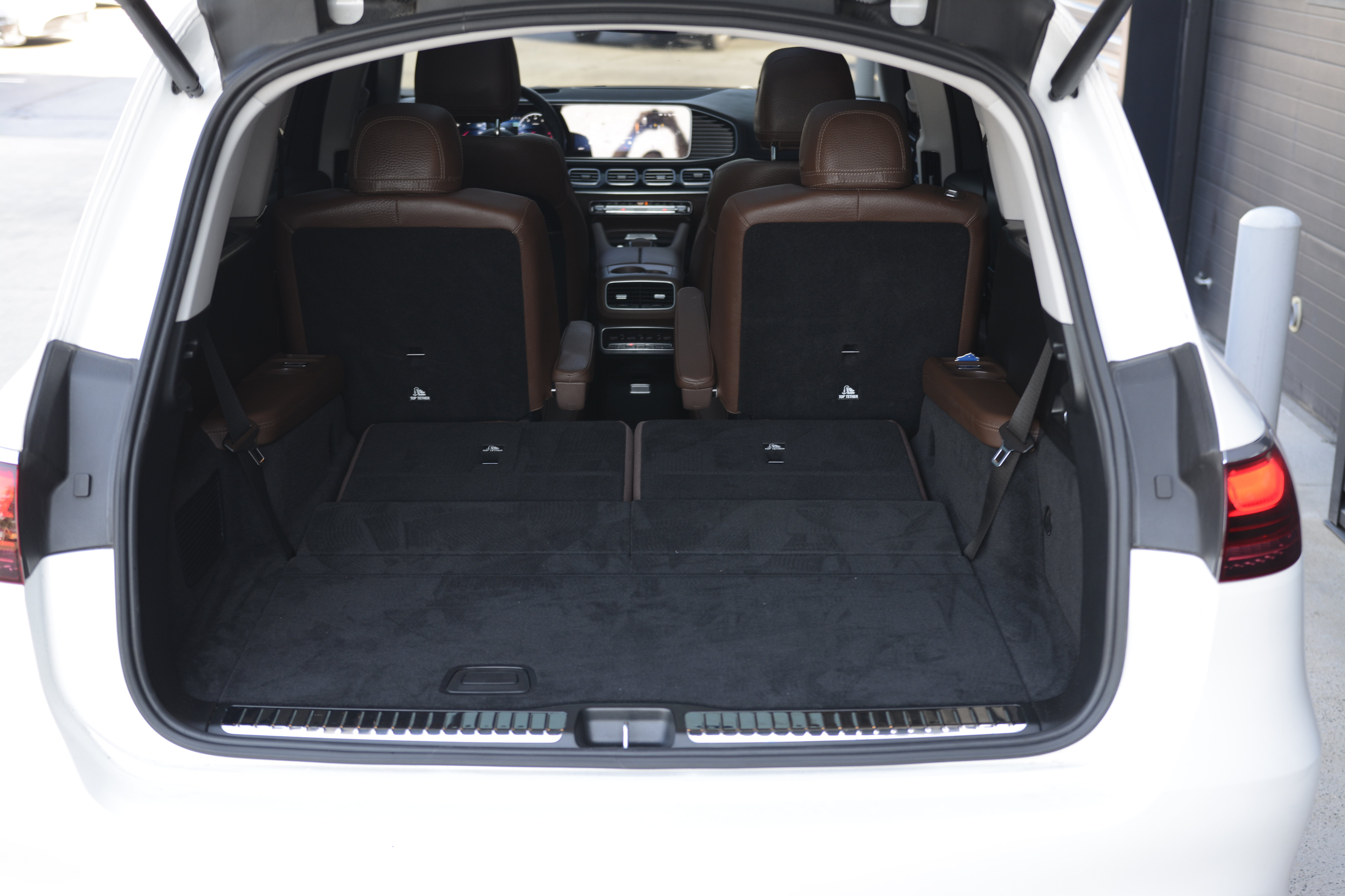 Used 2024 Mercedes-Benz GLS 450 4MATIC image 40