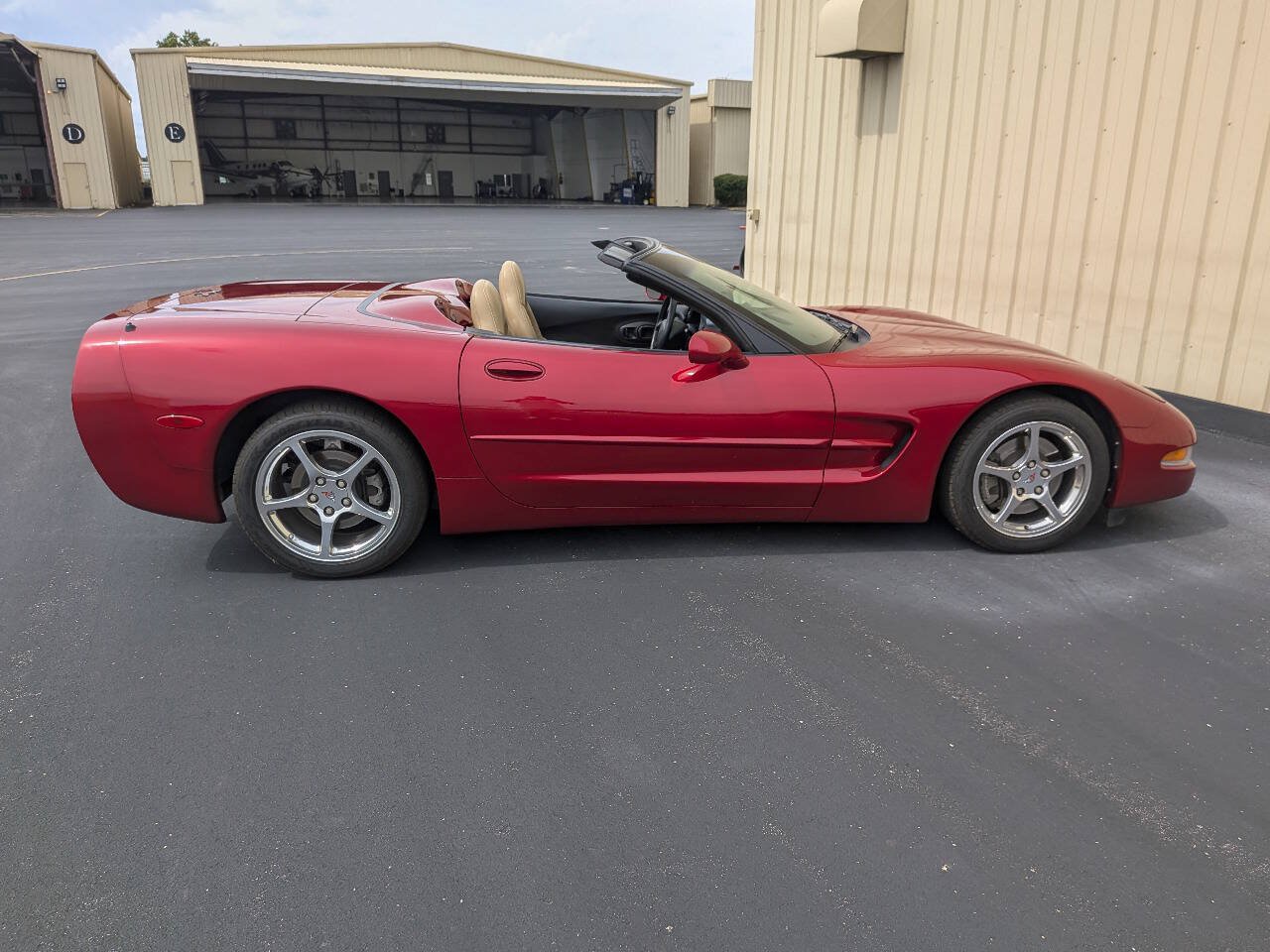 Used 2000 Chevrolet Corvette Convertible w/ Memory Pkg RWD image 5