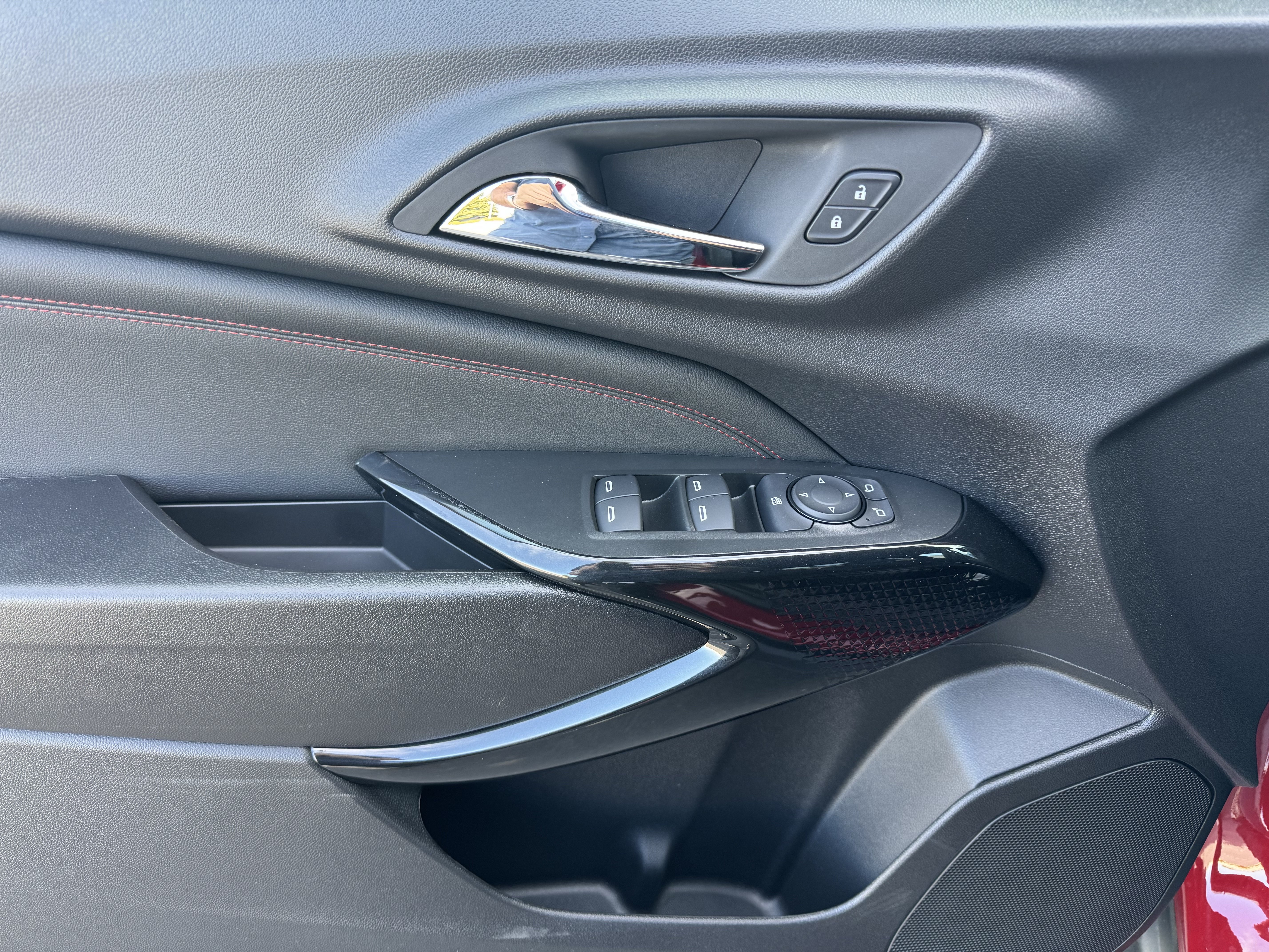 New 2026 Chevrolet Trax RS w/ Driver Confidence Package FWD image 11