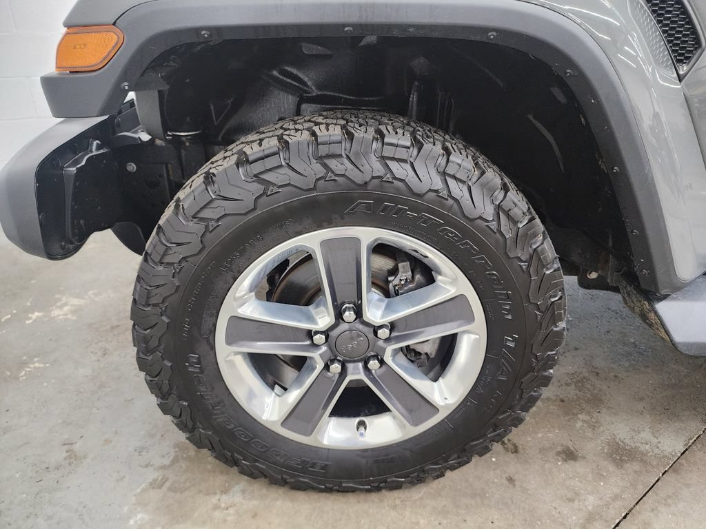 Used 2020 Jeep Wrangler Unlimited Sahara w/ Uconnect 4C Nav & Sound Group AWD/4WD image 34