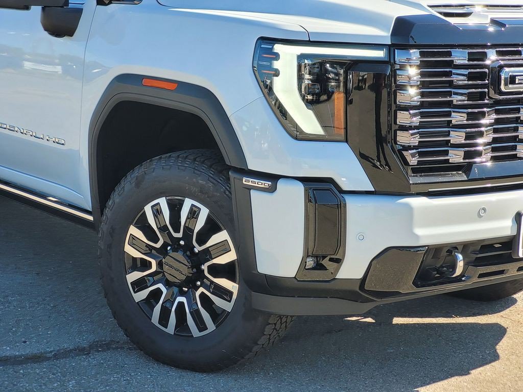 New 2026 GMC Sierra 2500 Denali Ultimate w/ Max Trailering Package AWD/4WD image 3