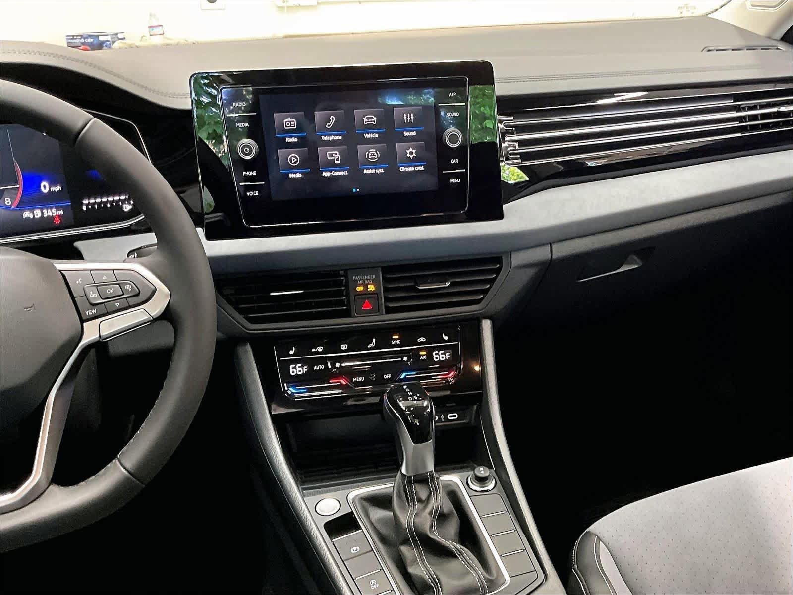 New 2026 Volkswagen Jetta SE FWD image 9