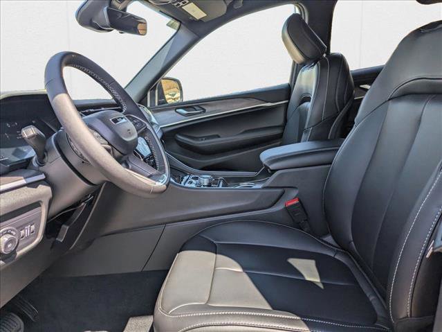 New 2025 Jeep Grand Cherokee L Limited w/ Black Appearance Package image 4