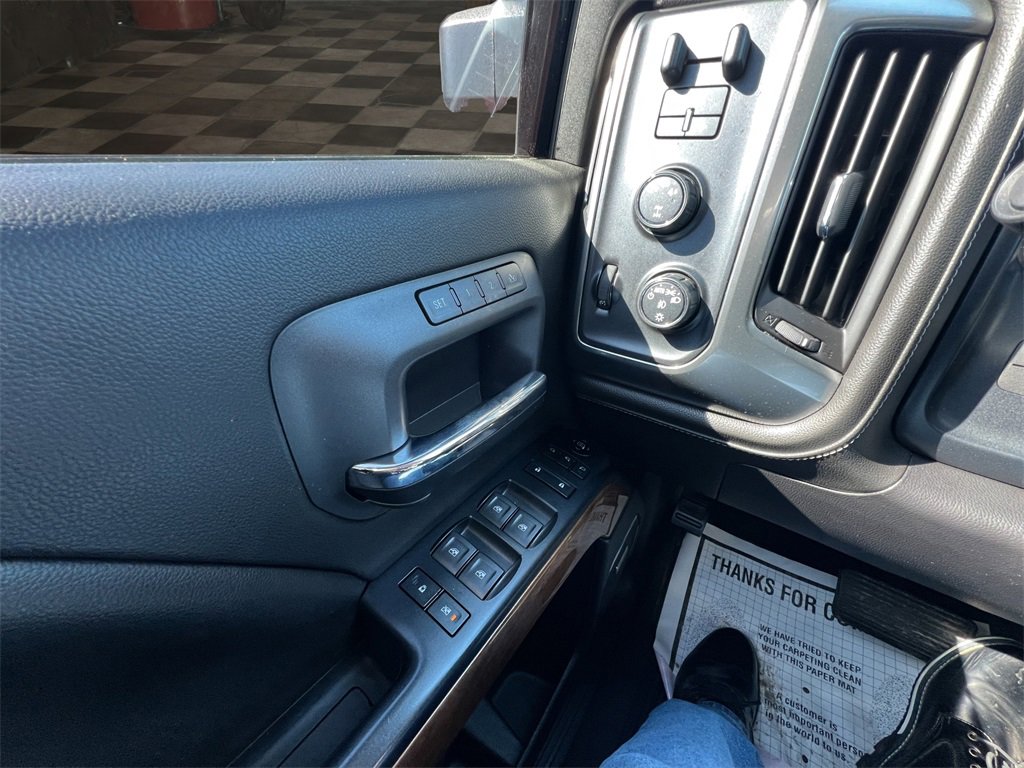 Used 2016 Chevrolet Silverado 2500 LTZ w/ LTZ Plus Package image 22