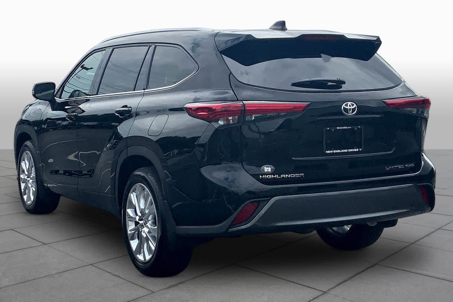 Used 2022 Toyota Highlander Limited AWD/4WD image 23