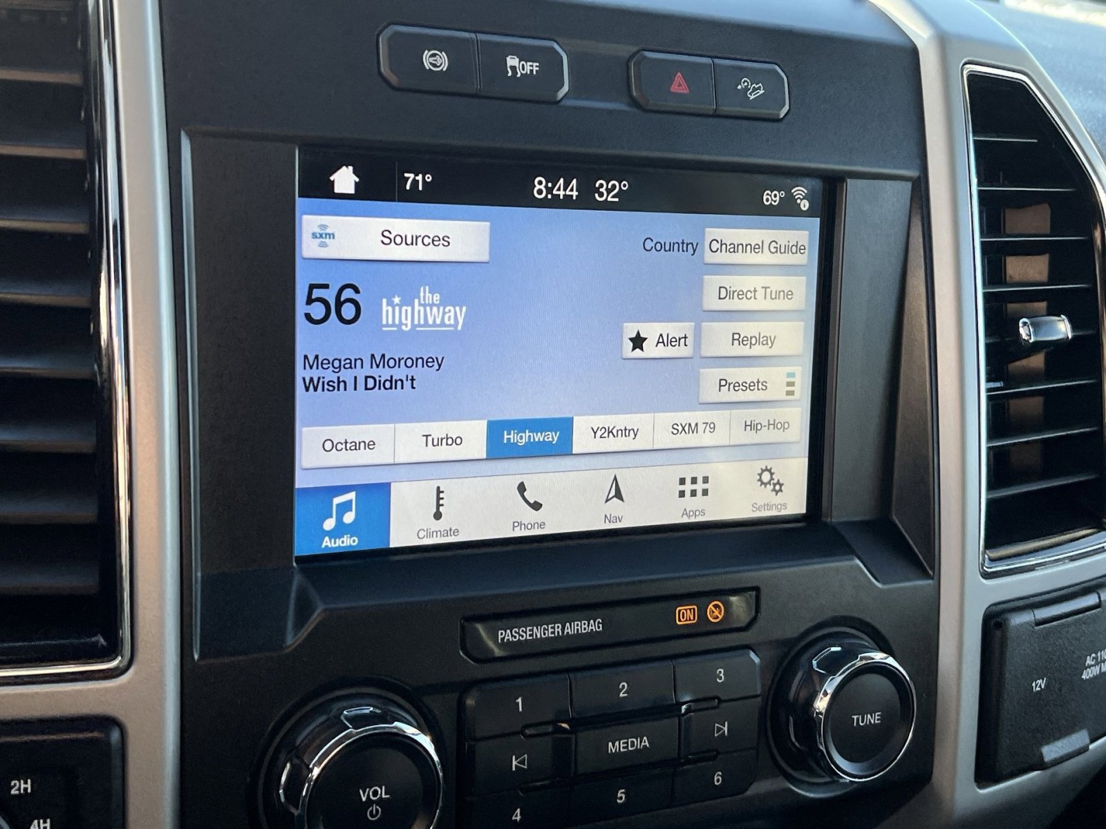 Used 2019 Ford F250 Lariat w/ Chrome Package image 18