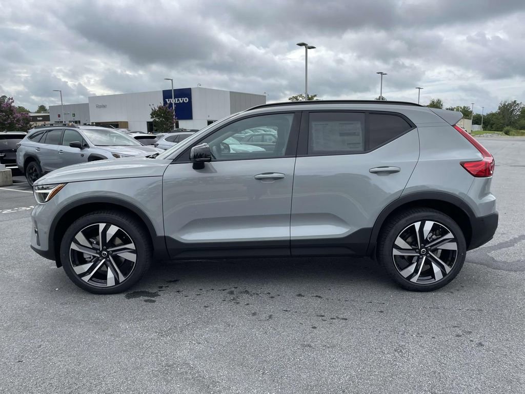 New 2026 Volvo XC40 B4 Plus w/ Protection Package Premier FWD image 29