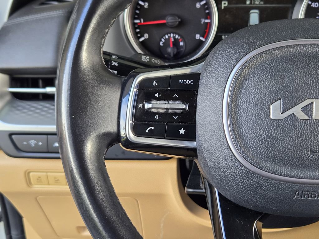 Used 2022 Kia Carnival LX image 26