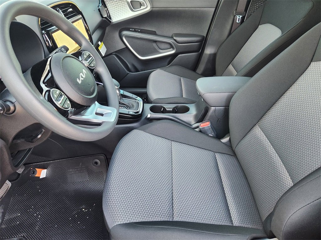 New 2025 Kia Soul S image 17