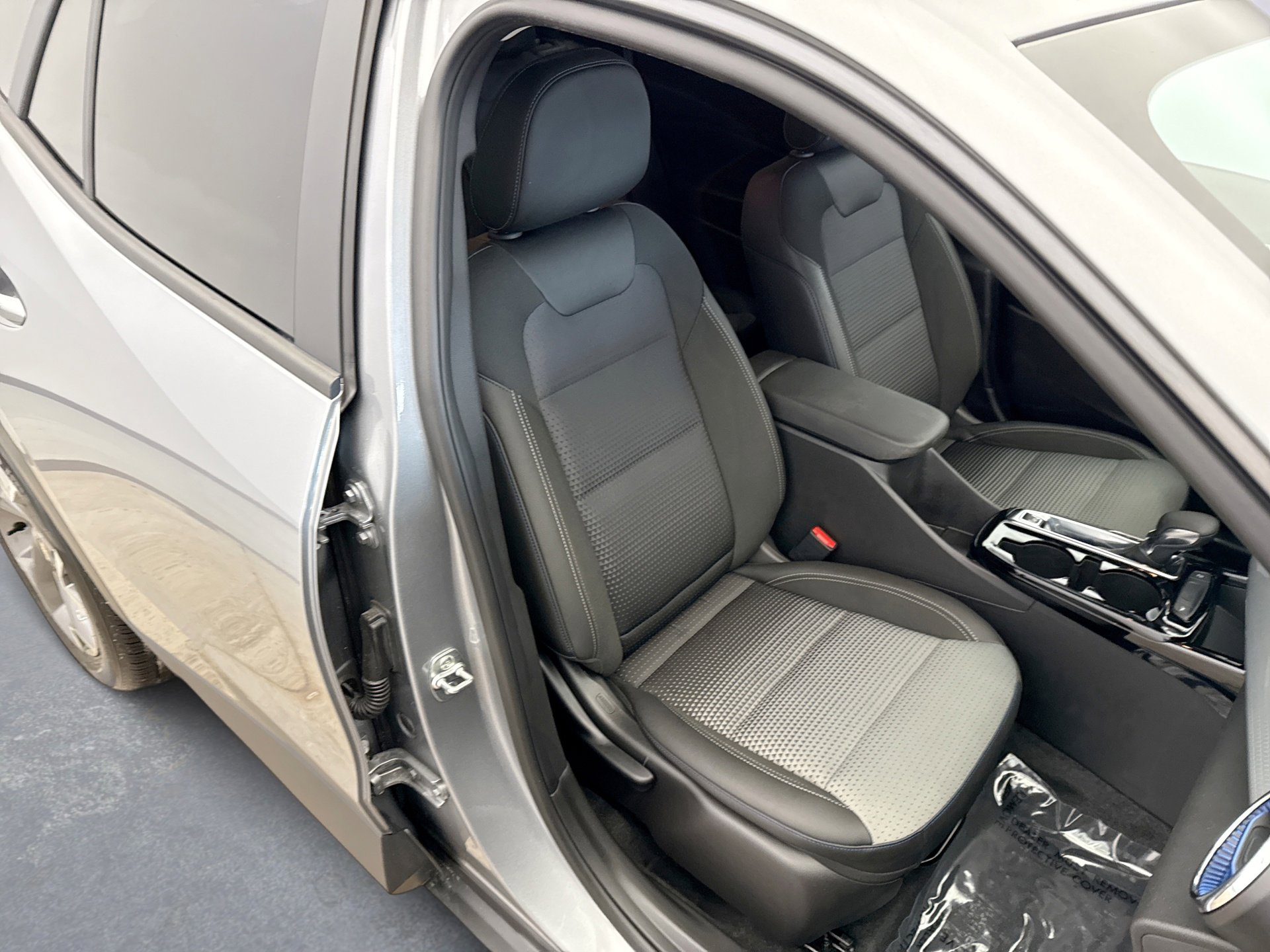 Used 2025 Chevrolet Trax LT w/ Driver Confidence Package image 16