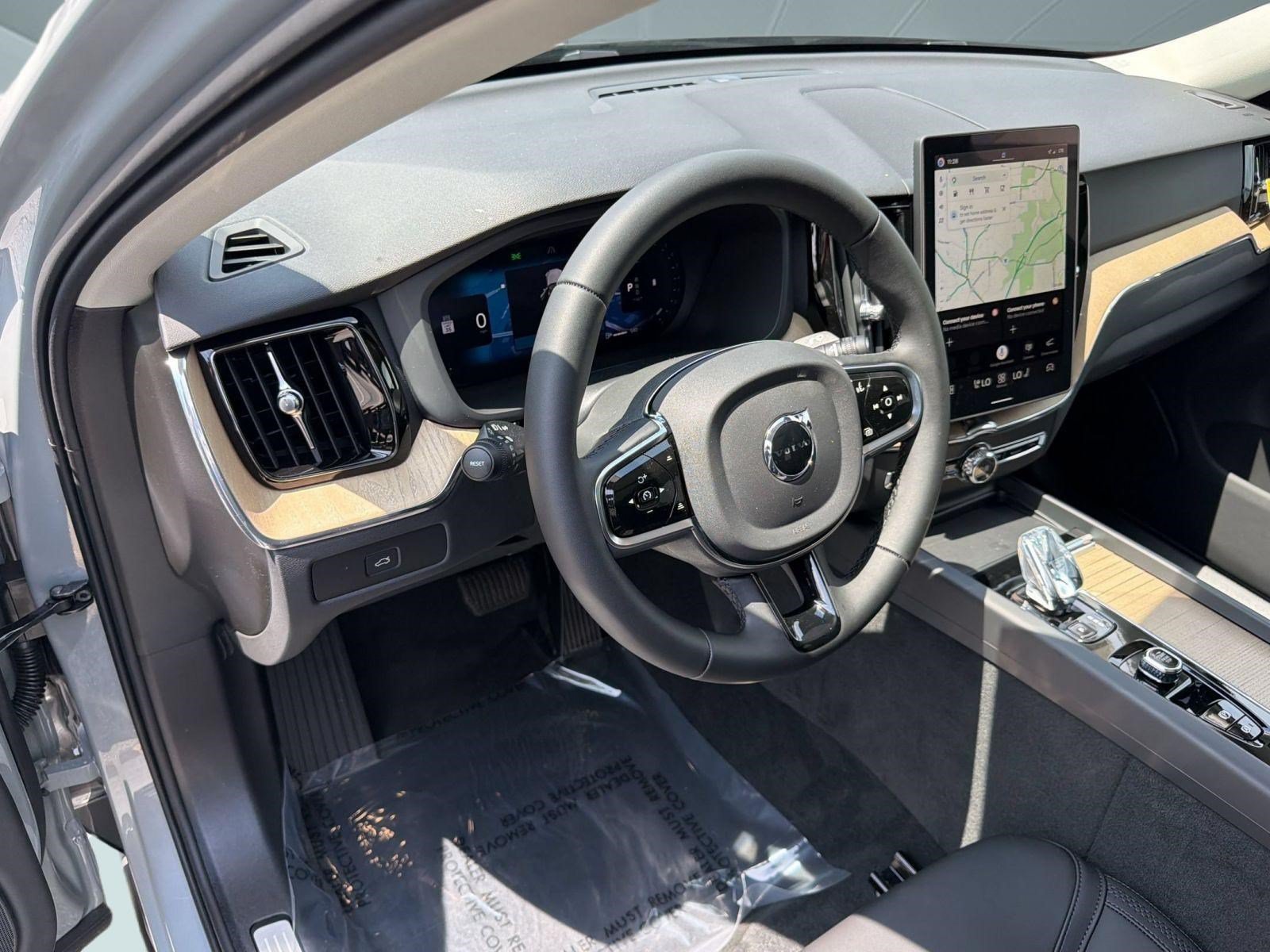 New 2026 Volvo XC60 B5 Plus w/ Climate Package AWD/4WD image 4