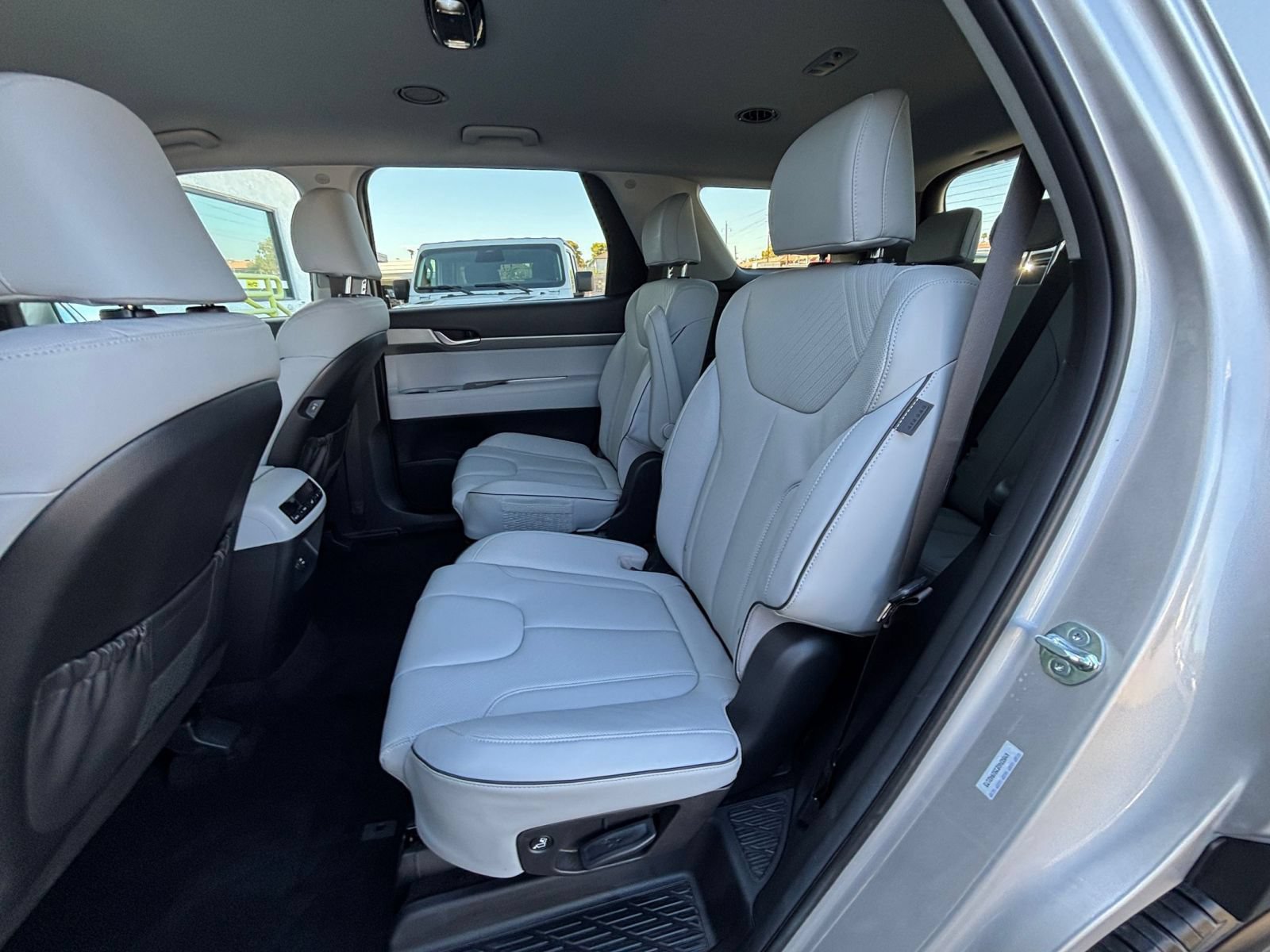 Used 2025 Hyundai Palisade SEL FWD image 40