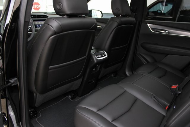 New 2025 Cadillac XT6 Luxury image 34