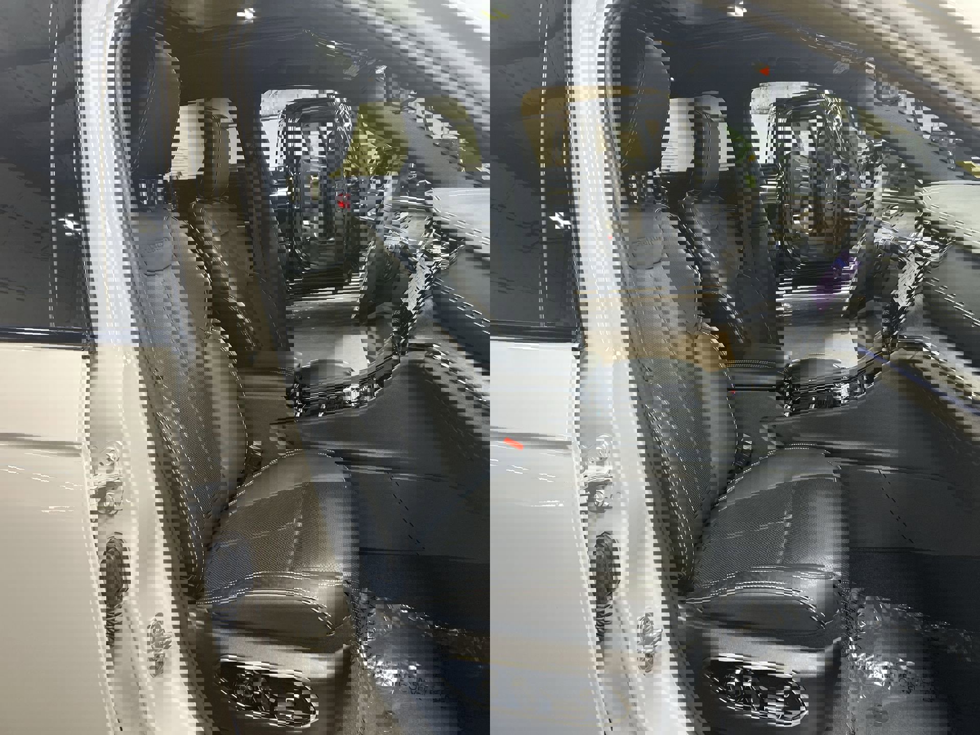 Used 2023 Jeep Grand Cherokee Overland w/ Luxury Tech Group IV image 30