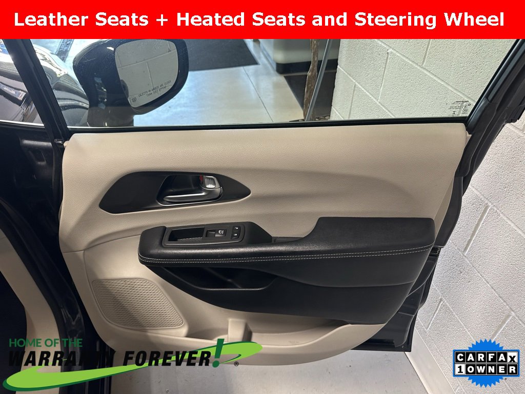 Used 2021 Chrysler Pacifica Touring-L image 22