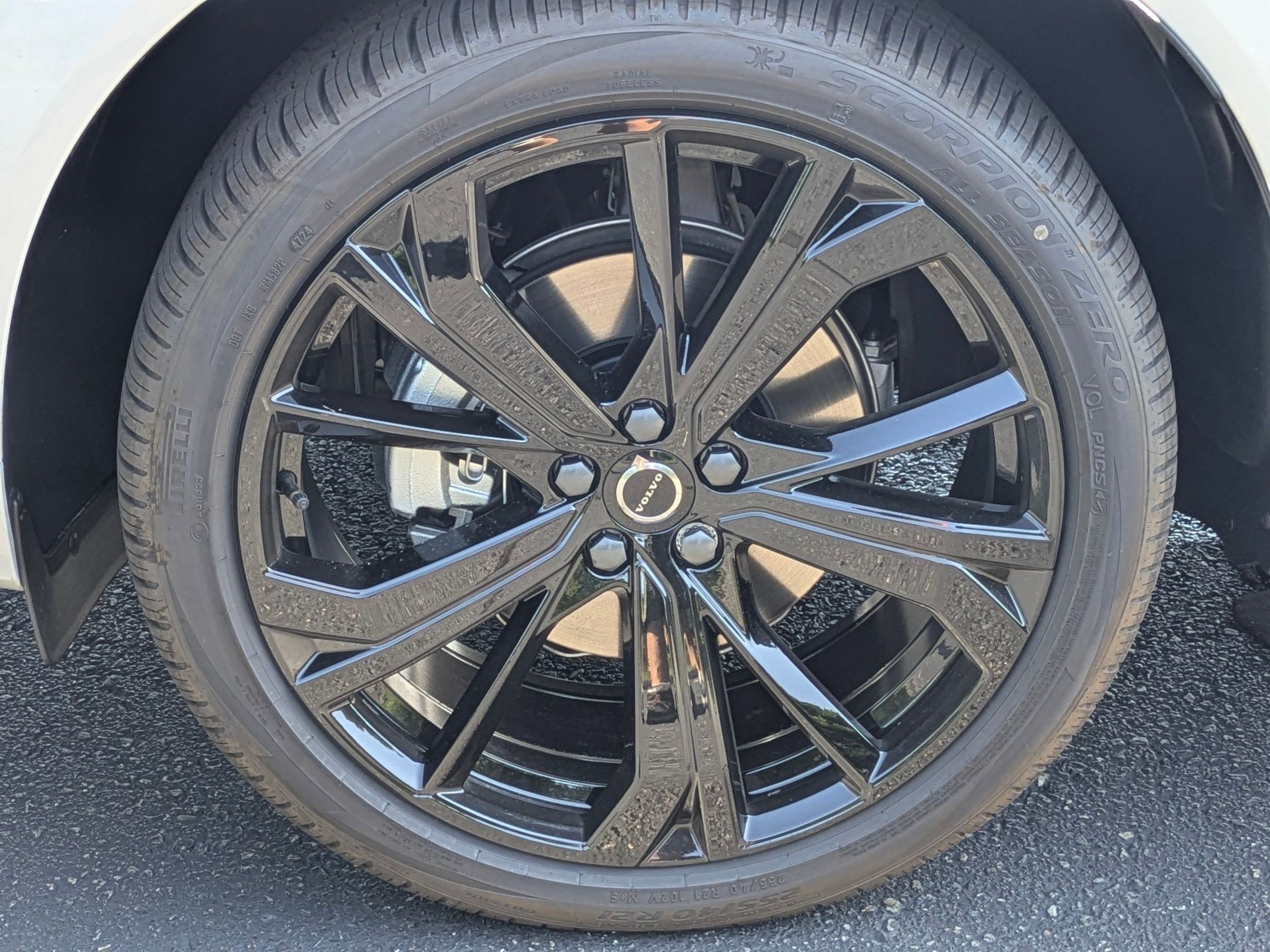 New 2026 Volvo XC60 B5 Ultra w/ Protection Package Premier image 24