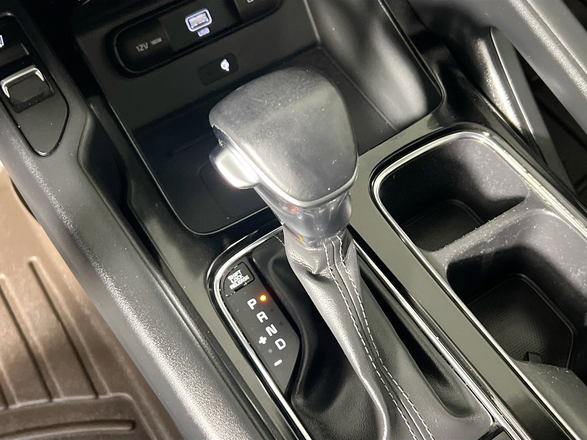 Used 2022 Kia Telluride S FWD image 25