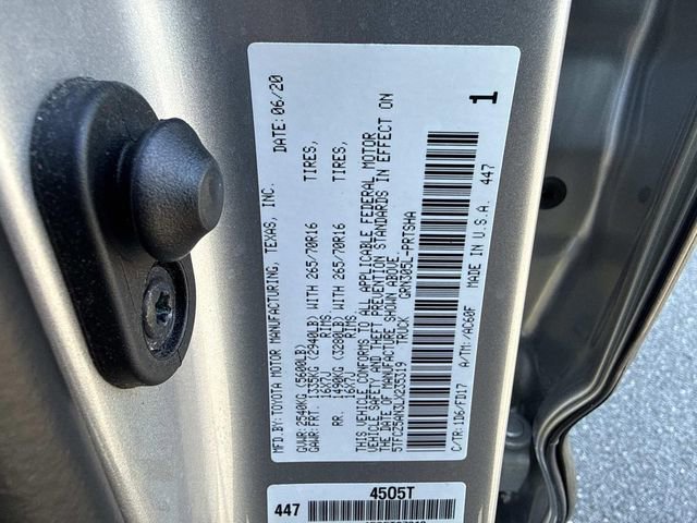 Used 2020 Toyota Tacoma TRD Off-Road w/ Technology Package image 29