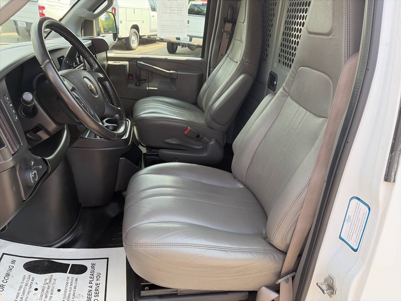 Used 2022 Chevrolet Express 2500 w/ Driver Convenience Package RWD image 12