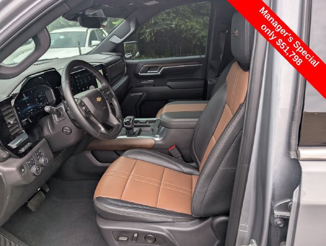 Used 2025 Chevrolet Silverado 1500 High Country w/ Technology Package AWD/4WD image 15