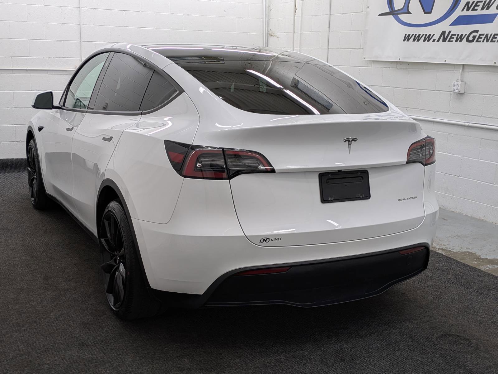 Used 2023 Tesla Model Y Long Range image 18
