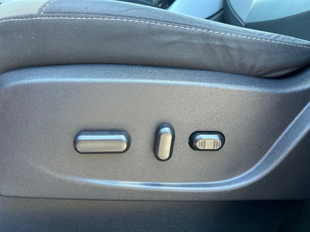 Used 2015 Ford Escape SE FWD image 16