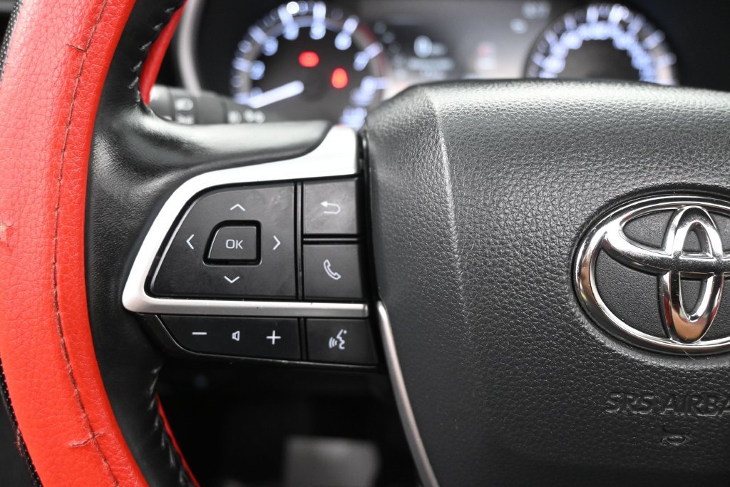 Used 2023 Toyota Highlander XSE AWD/4WD image 22
