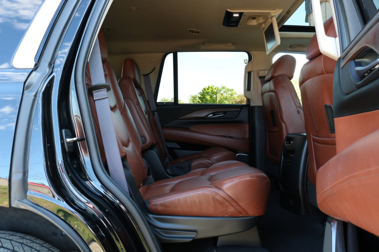 Used 2017 Cadillac Escalade Premium Luxury image 49