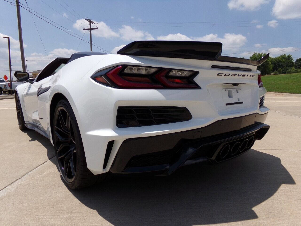 Used 2023 Chevrolet Corvette Z06 w/ 3LZ 70th Anniversary w/ Stealth Interior Trim Package image 29