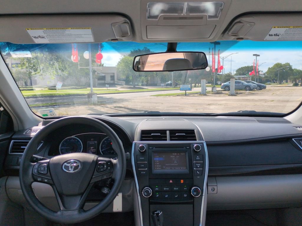 Used 2017 Toyota Camry LE FWD image 29