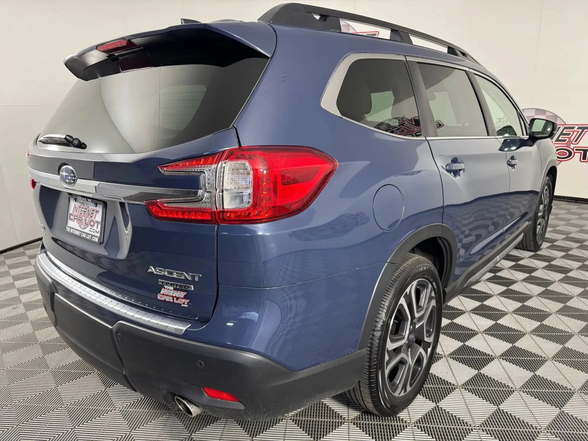 Used 2024 Subaru Ascent Limited w/ Technology Package AWD/4WD image 31