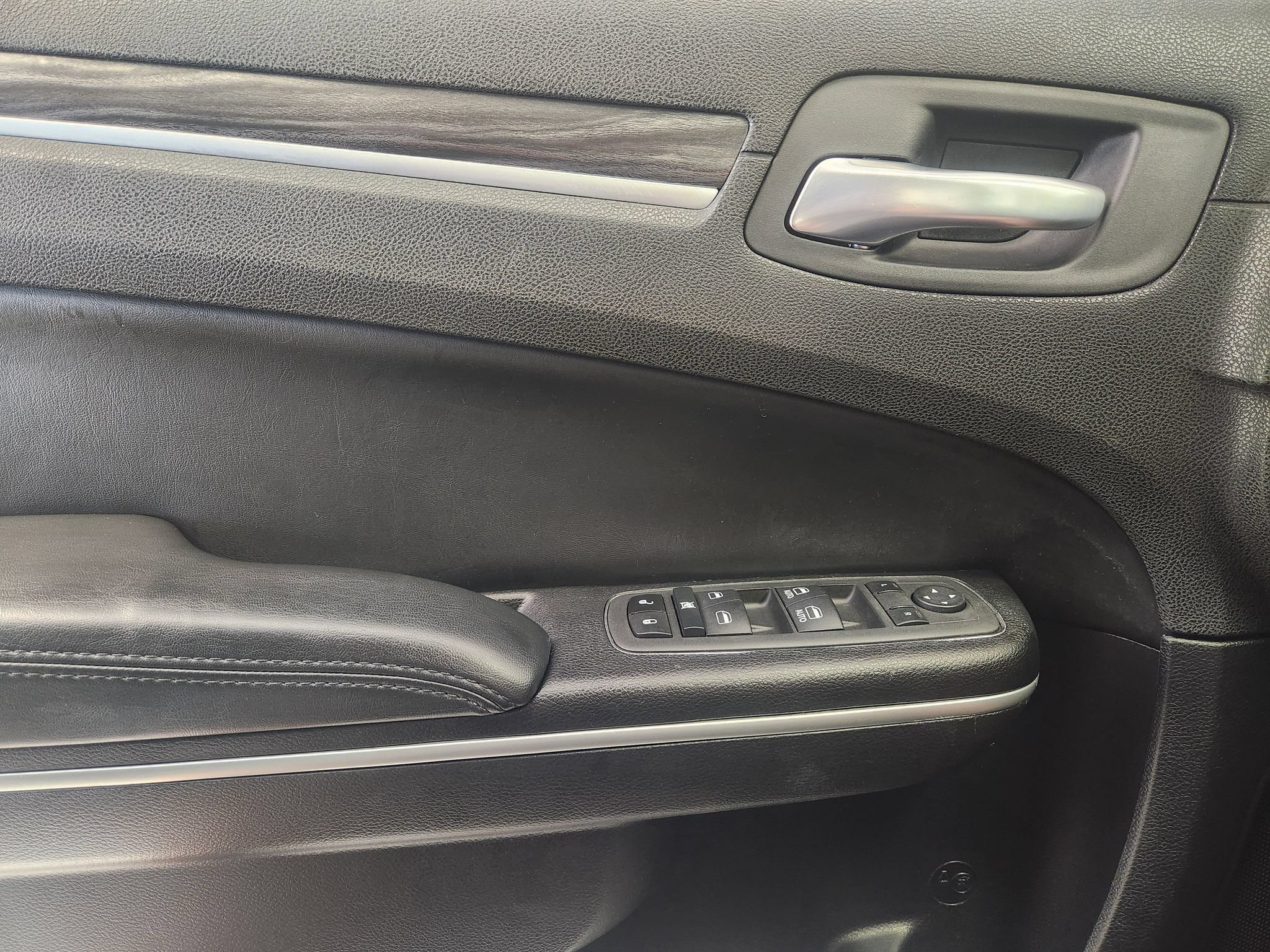 Used 2022 Chrysler 300 Touring L RWD image 21